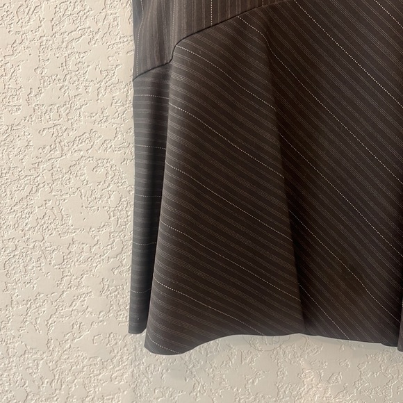 Womens Bebe size 8 Brown skirt. Great flair at bottom! Tan and cream pinstripes - Picture 3 of 6